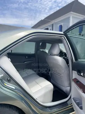 Toyota Camry XLE V6 4dr Sedan (3.5L 6cyl 6A) 2012 Green