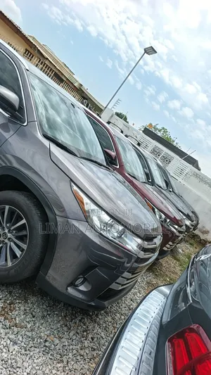 Toyota Highlander Limited 4x4 V6 (3.5L 6cyl 8A) 2018 Gray