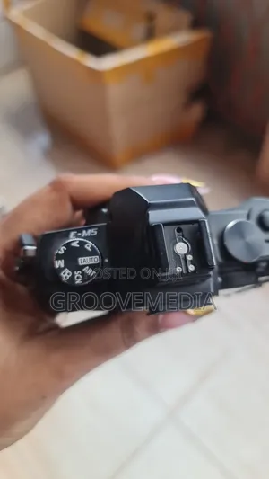 Olympus Om-D-E-M5 Camera Uk Used