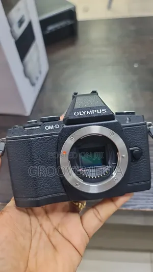 Olympus Om-D-E-M5 Camera Uk Used