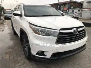 Toyota Highlander XLE V6 4x2 (3.5L 6cyl 6A) 2016 White