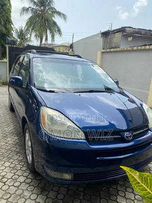Toyota Sienna XLE 2005 Blue