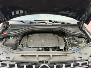 Mercedes-Benz M Class ML350 4MATIC 4dr SUV AWD (3.5L 6cyl 7A) 2014 Gray