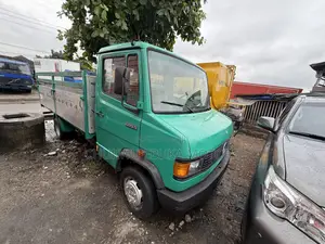 Mercedes Truck 6090