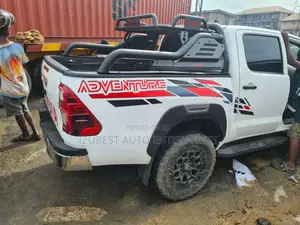 Rugged Bar Hilux