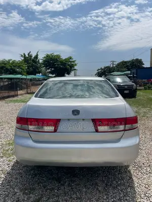Honda Accord 2005 Silver