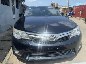 Toyota Camry XLE 4dr Sedan (2.5L 4cyl 6A) 2012 Blue