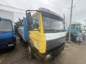 Mercedes-Benz 2002 Yellow