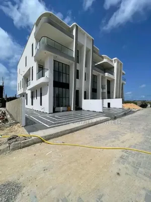 5bdrm Duplex in Lekki Phase 1 for sale