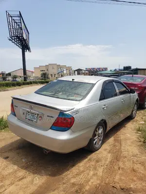 Toyota Camry 2006 Gold