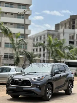 Toyota Highlander 2021 Gray