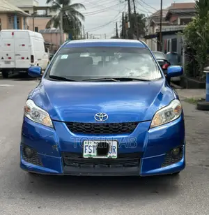 Toyota Matrix Hatchback FWD (1.8L 4cyl 5M) 2010 Blue