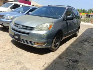 Toyota Sienna 2004 Blue