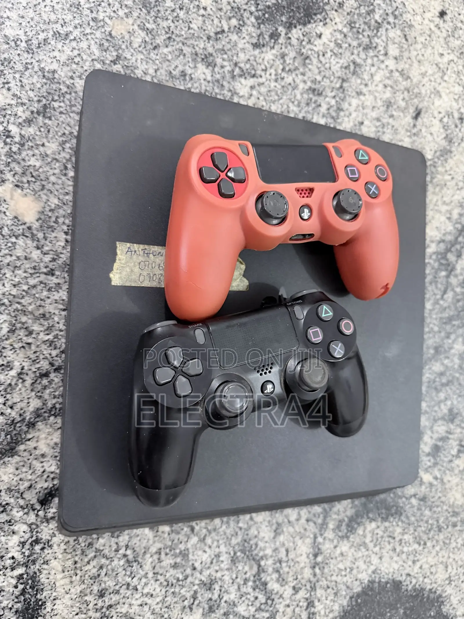 Ps4 Console, 2 Pads and 1 Joystick