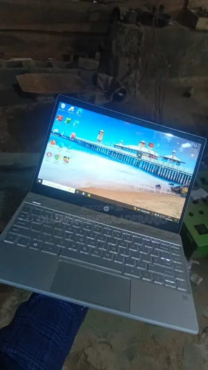 Laptop HP Pavilion 13 8GB Intel Core i3 HDD+SSD 128GB