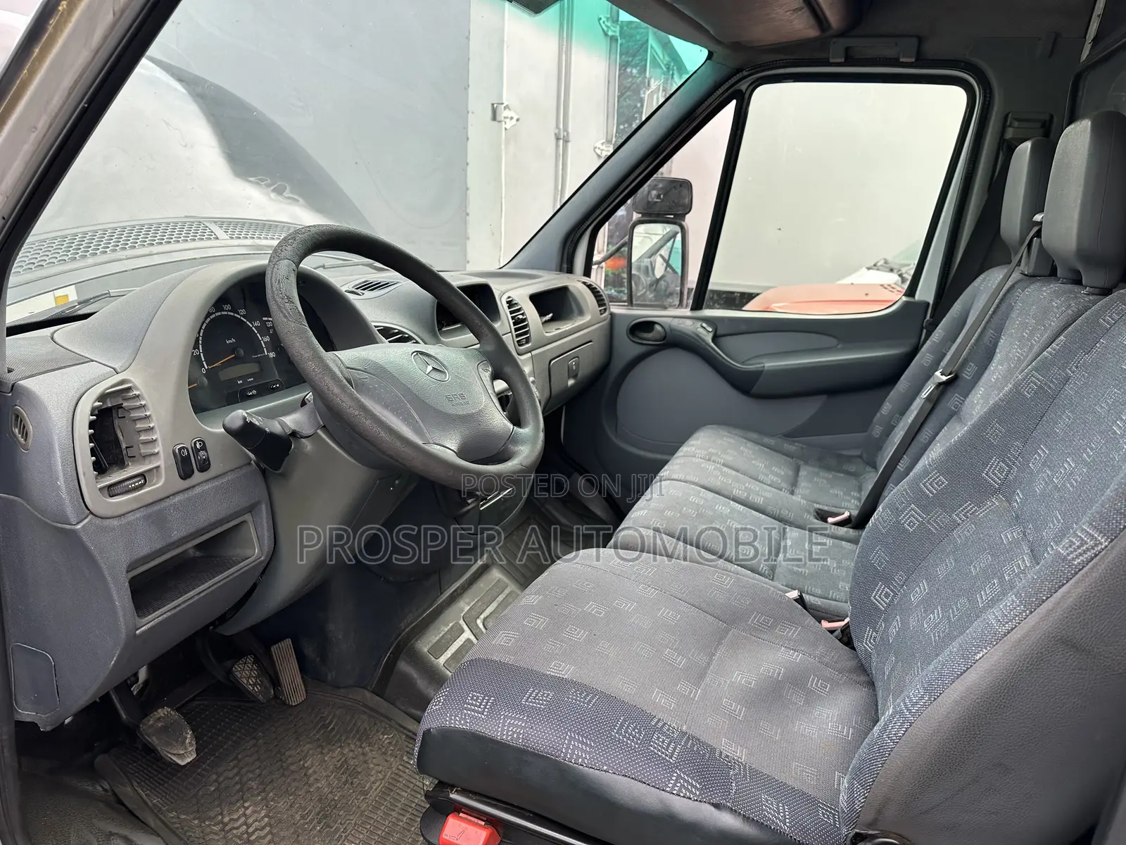 Mercedes-Benz Sprinter 2010 Black