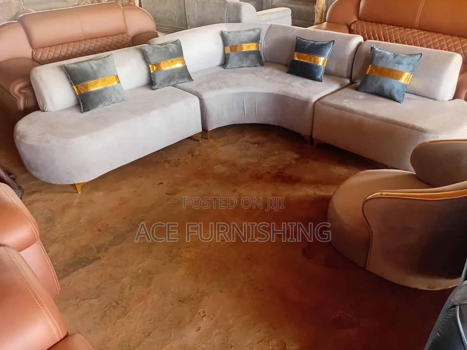 7 Seater Corner Unit With 2 Single Console