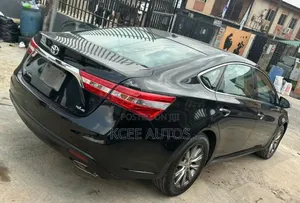 Toyota Avalon XLE Touring 4dr Sedan (3.5L 6cyl 6A) 2015 Black