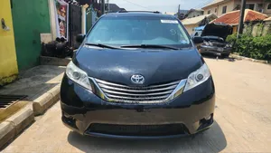 Toyota Sienna 2011 Black