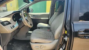 Toyota Sienna 2011 Black
