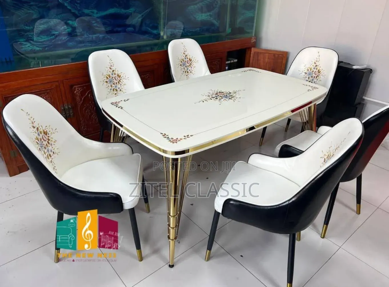 Classic Dining Set 6 Seaters