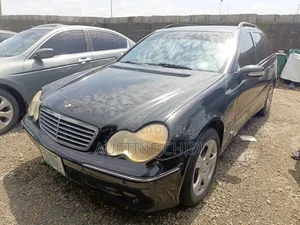 Mercedes-Benz C200 2005 Black
