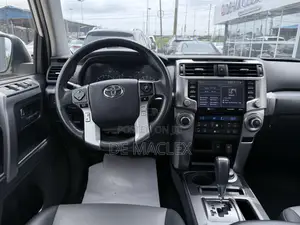 Toyota 4-Runner SR5 4WD 2023 White