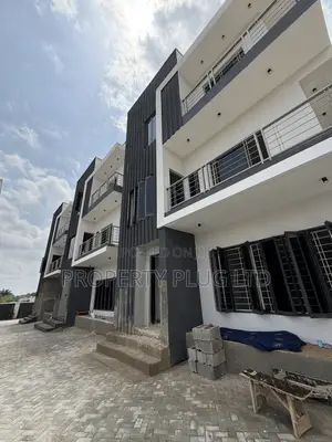 5bdrm Townhouse/Terrace in Idu for sale