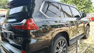 Lexus LX 2021 Black