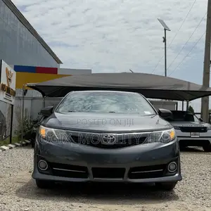 Toyota Camry SE 4dr Sedan (2.5L 4cyl 6A) 2013 Gray