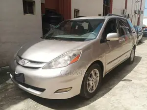 Toyota Sienna 2005 Silver