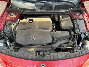 Mercedes-Benz GLA 250 2018 Red
