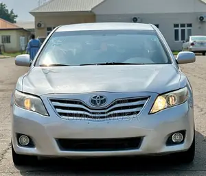 Toyota Camry 2011 Silver