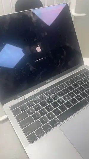 Laptop Apple MacBook Pro 2019 16GB Intel Core i7 SSD 256GB