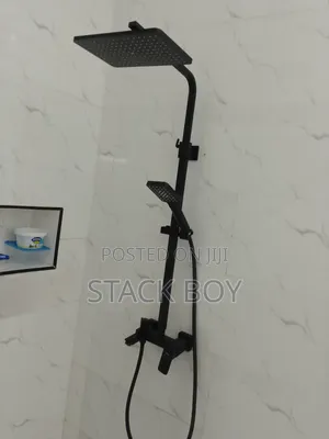 Mmaat Standing Shower