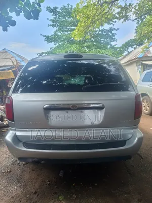 Chrysler Town & Country 2006 Silver