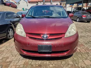 Toyota Sienna XLE 2008 Red