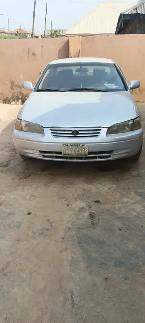 Toyota Camry Automatic 1999 Silver