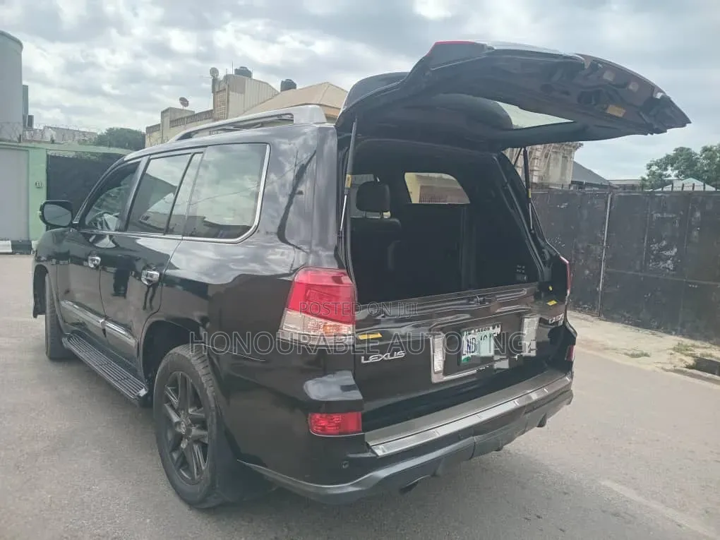 Lexus LX 570 AWD 2014 Black