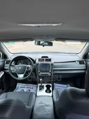 Toyota Camry SE 4dr Sedan (2.5L 4cyl 6A) 2013 Gray