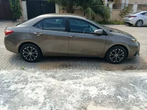 Toyota Corolla LE (1.8L 4cyl 2A) 2019 Gray