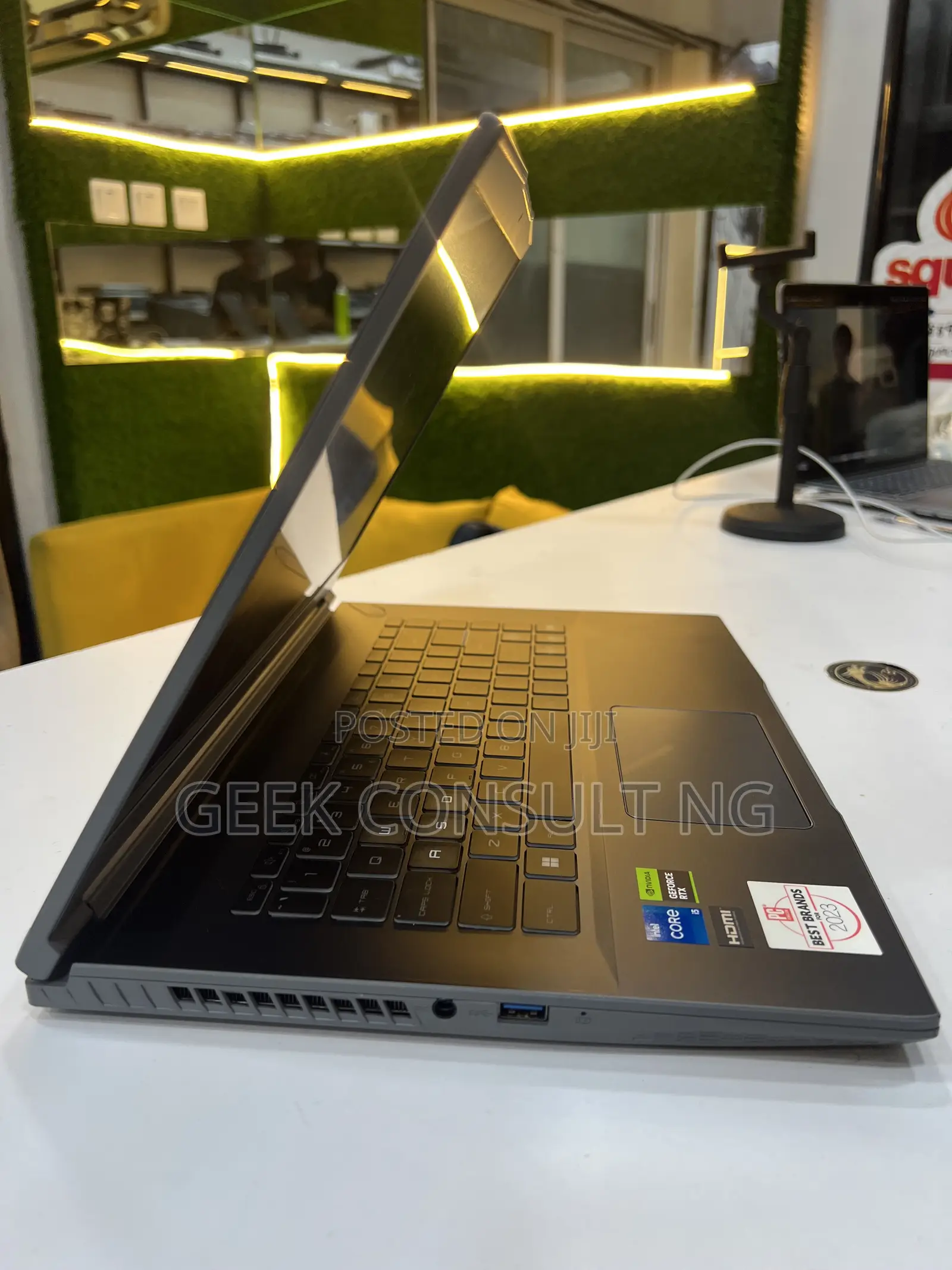Laptop MSI GF65 Thin 10UE 16GB Intel Core i5 SSD 512GB