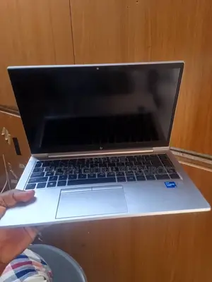 Laptop HP EliteBook 840 G8 16GB Intel Core i5 SSHD+SSD 256GB