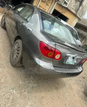 Toyota Corolla 2004 Gray