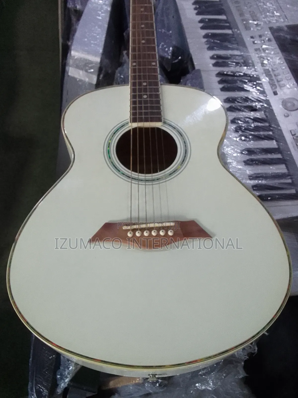 Dame Acoustic Guitar – Neatly Used