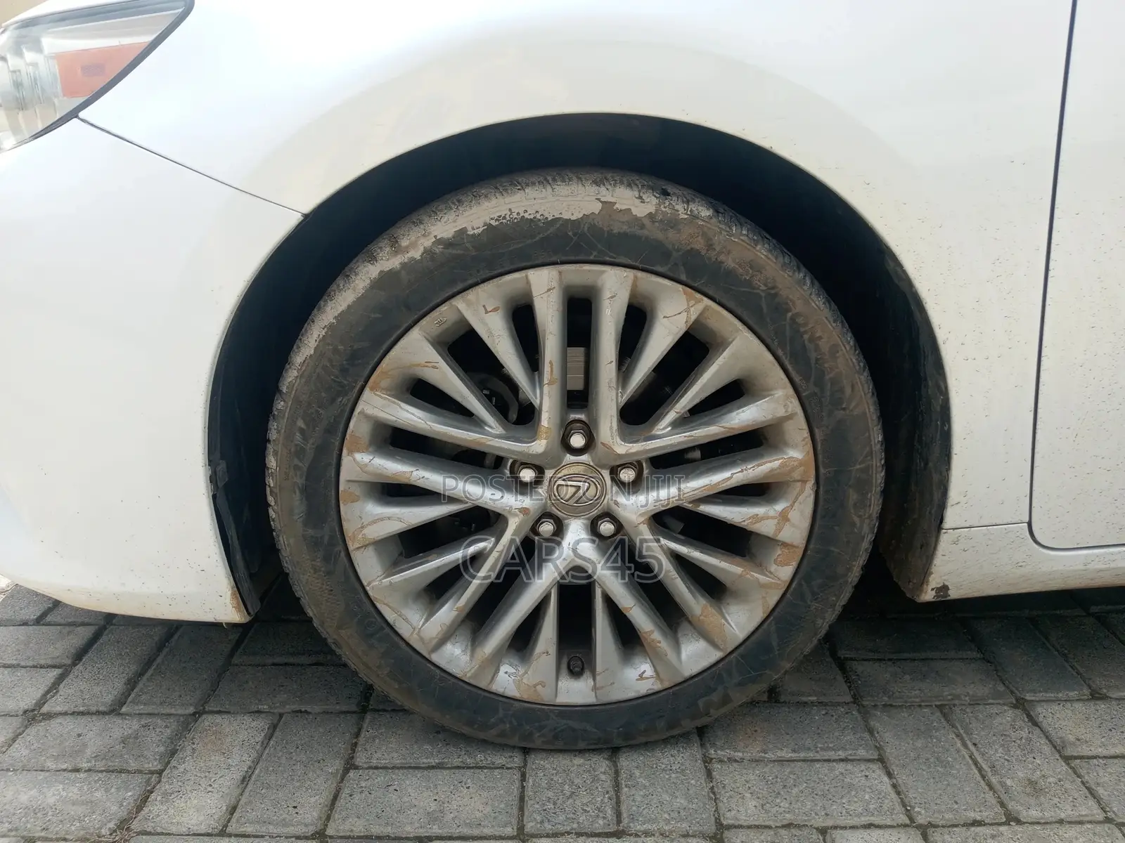 Lexus ES 2013 White