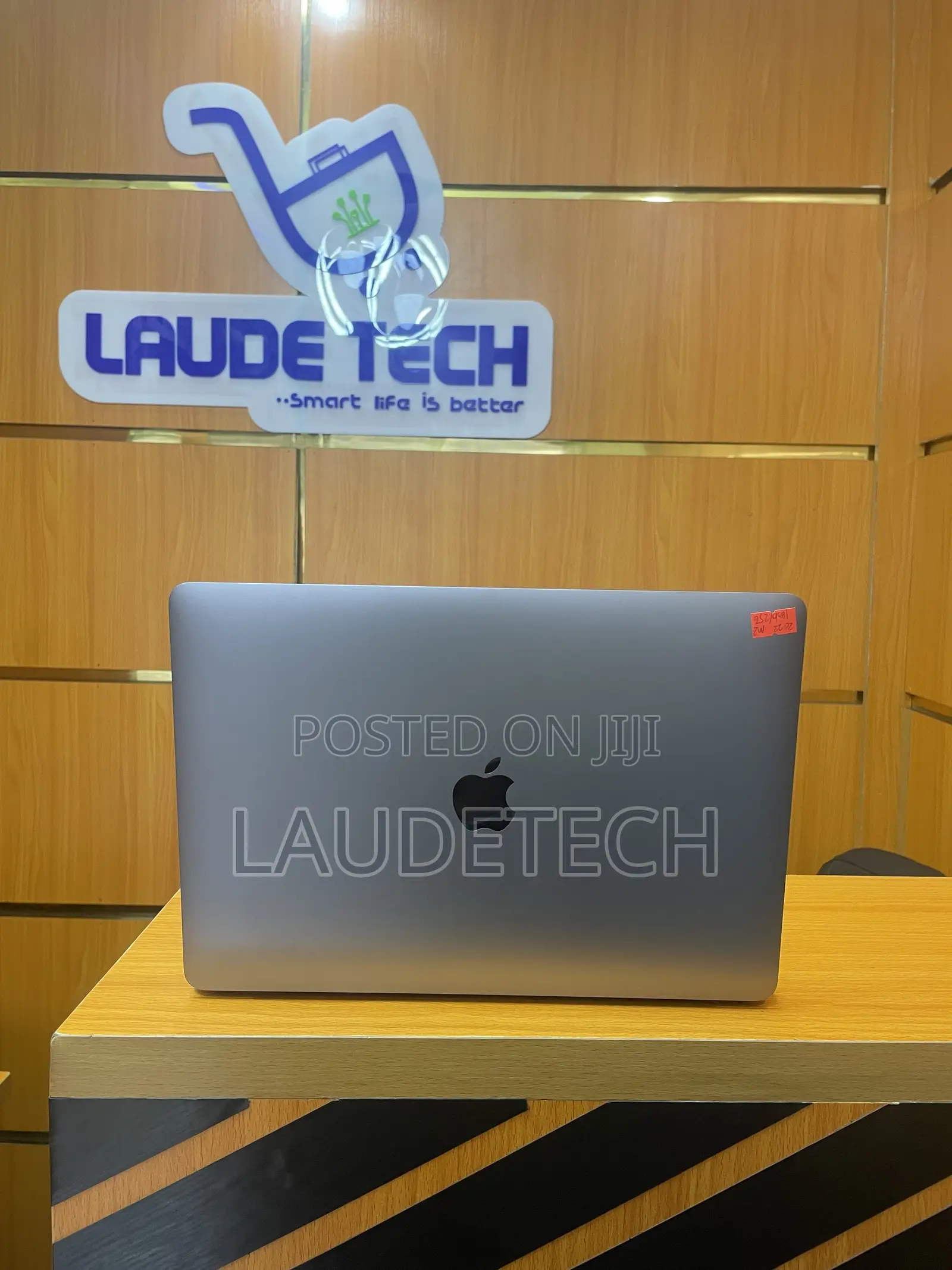 Laptop Apple MacBook Pro 2022 M2 16GB Apple M2 SSD 256GB