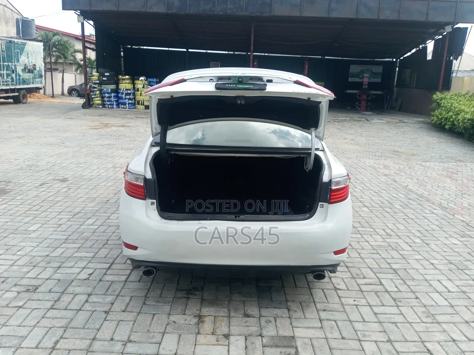 Lexus ES 2013 White