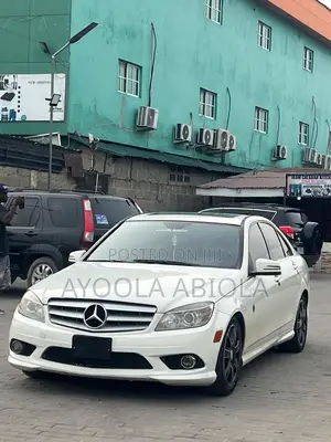 Mercedes-Benz C300 Luxury Sedan AWD (3.0L 6cyl 7A) 2009 White