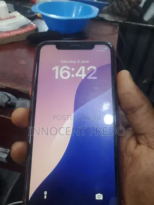 Apple iPhone XR 64 GB Red